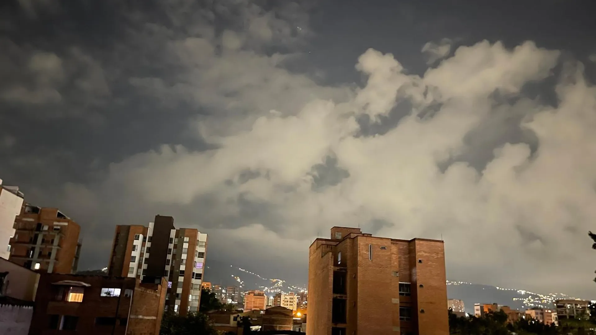 Comodo Apartaestudio En Laureles Medellín